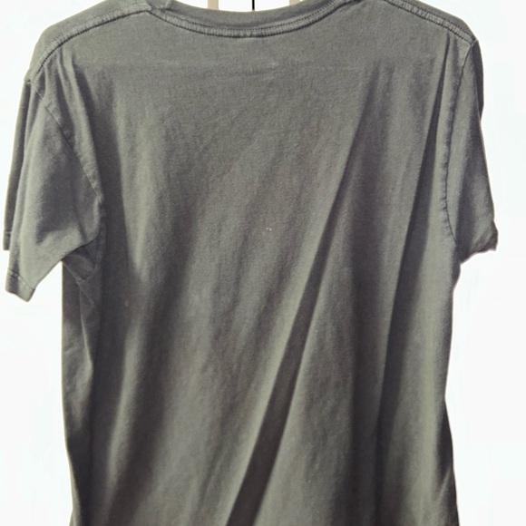 Beartooth In Between T-Shirt - Picture 2 of 2